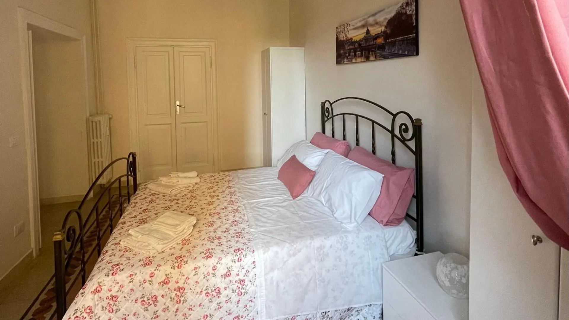 Apartment Domus Claudia San Giovanni Rome Italy